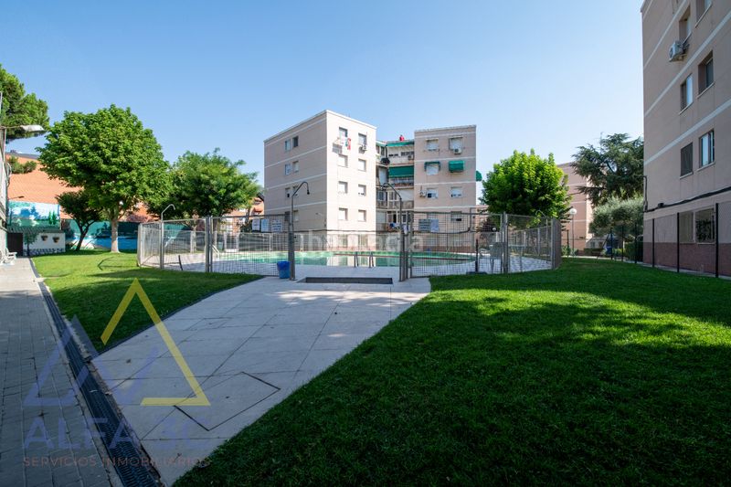 Foto 1112e68d-e78f-4c1d-a18a-5eaa475896ed. Pis amb calefacció piscina a Ensanche Alcobendas