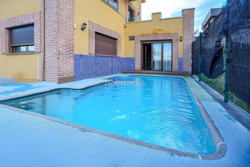 Foto b318a3e8-395c-4978-a0c3-6bfb1429d07b. Xalet amb aparcament a Titulcia