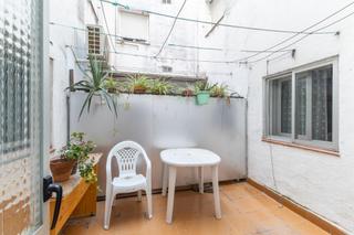 Etagenwohnung in Centro. Gran vivienda en el centro de 3 habitaciones con un patio de uso