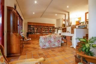 Chalet à Restón I-Restón II. Chalet independiente en la mejor zona, con mucha zona verde