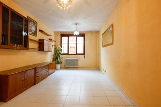 Piso en Centro. Dos dormitorios con patio en zona centro