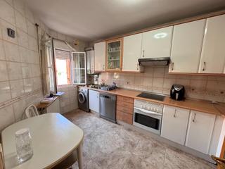 Maison jumelée à Restón I-Restón II. Vivienda unifamiliar adosada en la mejor zona, muy buena constru