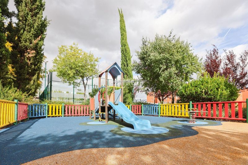 Foto 4c830f35-abf2-4ee3-ae8b-9a2dd8365e20. Pis amb calefacció aparcament piscina a Guardia Civil-Zona Industrial Valdemoro