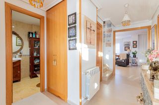 Maison jumelée à Restón I-Restón II. Gran adosado en venta zona reston con hermosas vistas