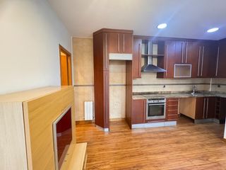 Duplex à Centro. Piso ideal en zona el nidolas fuentes, 3 dormitorios y 2 baños,