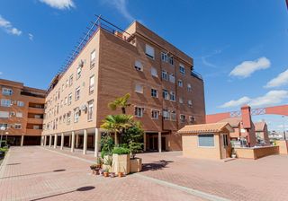 Flat in Restón I-Restón II. Piso en reston, con 3 dormitorios2 bañosgarajetrasteropiscinabal