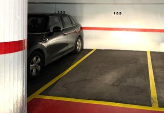 Parking coche en Fort Pienc
