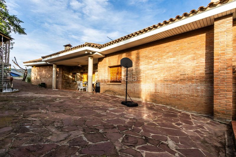 Foto 64c7452a-1e57-4288-bed6-f6ac9ad1a5e4. Casa amb calefacció aparcament piscina a El Racó-Sant Feliu del Racó Castellar del Vallès