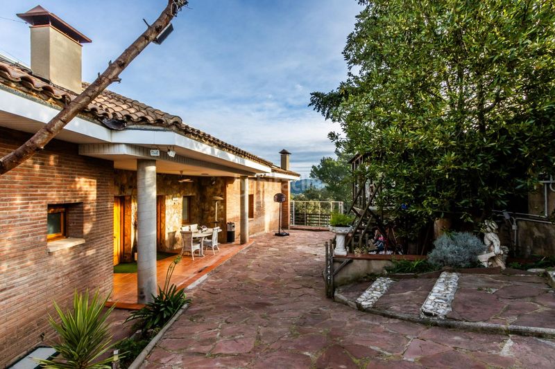 Foto dbe886a7-845d-47ba-b6c6-35ab63086317. Casa amb calefacció aparcament piscina a El Racó-Sant Feliu del Racó Castellar del Vallès