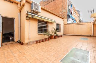 Casa a Can Rull. Casa con gran potencial en sabadell
