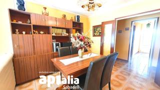 Casa a Eixample. Magnifica casa en dos plantas en eixample