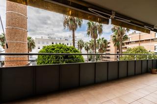 Appartement  Calle alemanya. Piso centro de sabadell. ubicación y espacio
