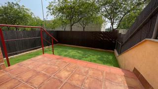 Affitto Appartamento in Can Llong. Planta baja con 2 terrazas, jardin y parking