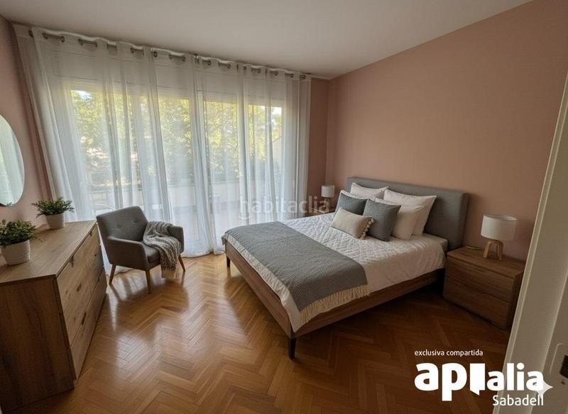 Foto b442d8ea-3a33-4179-8da9-ae44df9962af. Casa amb calefacció aparcament a Creu Alta Sabadell