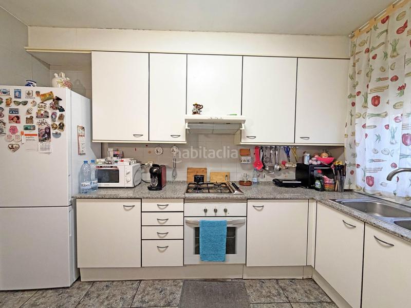 Foto 05e4156f-fcae-4179-a94d-05caa6d936f2. Semi detached house with heating parking in Can Deu Sabadell