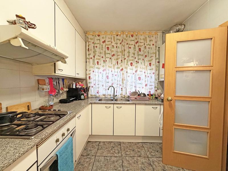 Foto 68d5da1d-83f7-440f-9655-e6192386861f. Semi detached house with heating parking in Can Deu Sabadell