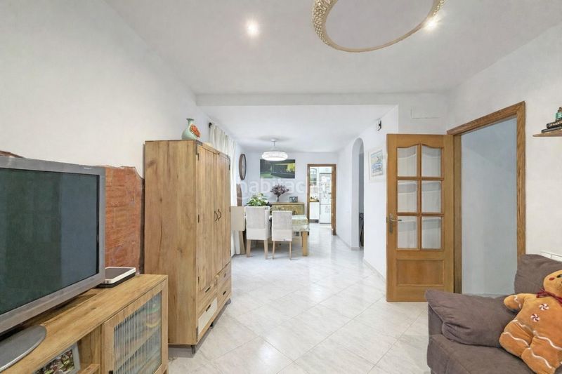 Foto d72b8d87-270e-4ae3-9c8a-2b82ae61dd5e. Casa adossada amb aparcament a Gràcia Sabadell
