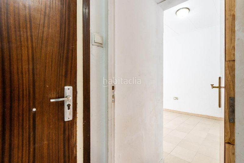 Foto 1464bfd3-f8ad-4299-b879-e82c4962536c. Casa adossada amb calefacció a Ca n'Aurell Terrassa
