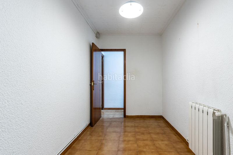 Foto 8e5d8341-577a-4825-acc8-ad313c5df325. Casa adossada amb calefacció a Ca n'Aurell Terrassa