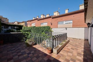 Casa adossada a Sentmenat. Casa dos viviendas, infinitas posibilidades. vive el centro con