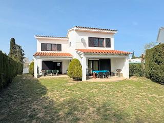 Casa a Empúries. 2 casas a la playa con 4 habitaciones, piscina possible, con lic