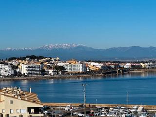 Apartament a Avinguda riells 142. Apartamento, 65m2, con vistas al puerto y al mar y con parking