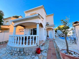 Xalet  Avinguda de montgó. Villa con piscina privada, de primera calidad