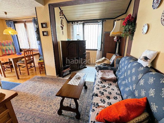 Foto 6f56e64b-480a-4280-8803-ab889c371261. Casa amb calefacció aparcament a Riells Escala (L´)