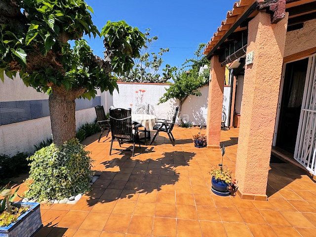 Foto 6f946a43-ec56-42cc-a9ea-358c91f714db. Casa amb calefacció aparcament a Riells Escala (L´)