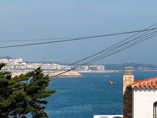 Xalet  Carrer punta montg. Villa con 2 viviendas, piscina, jacuzzi y vistas impresionantes