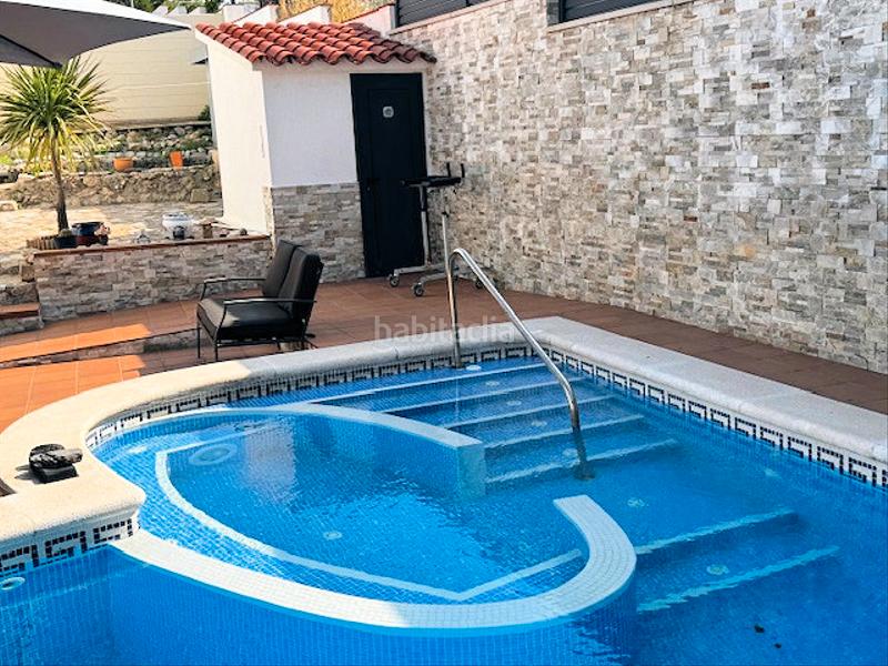 Foto 1fbbc0cc-b75f-47c8-a4b8-2ac363886b6b. Chalet avec cheminée chauffage parking piscine dans Escala (L´)