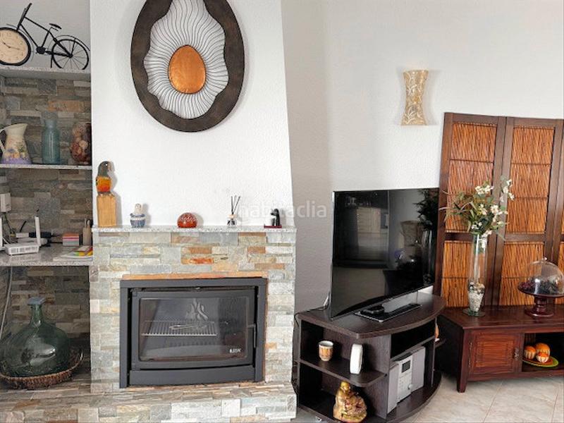 Foto b19dfa94-cffe-4b64-a764-4ed2c858c3d0. Chalet avec cheminée chauffage parking piscine dans Escala (L´)