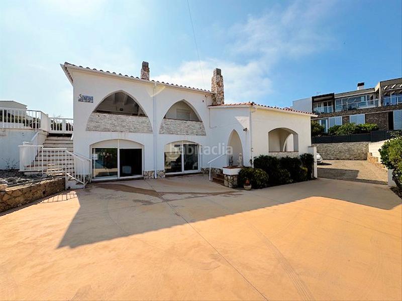 Foto f1eedf25-9a9b-4604-bd6d-5209da7dfdfe. Chalet avec cheminée chauffage parking piscine dans Escala (L´)