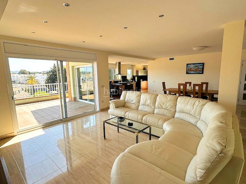 Foto cd987923-1b3f-4738-9e8f-c18213197f97. Ático en passatge mar jardín-1 33 ático dúplex con espectacular vista, en Escala (L´)