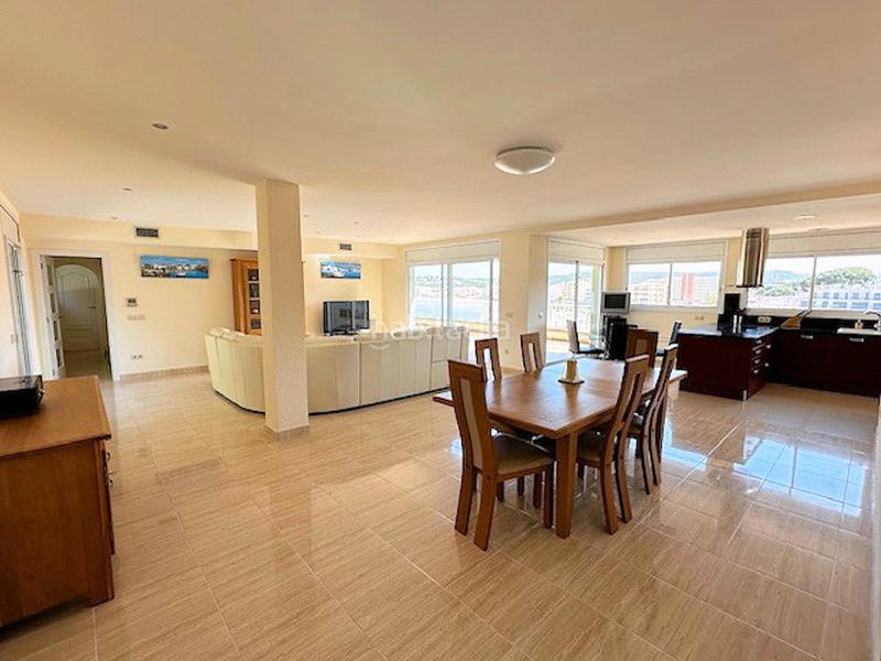 Foto f9b74390-1ad1-43c7-8de5-0e9a662c92ac. Ático en passatge mar jardín-1 33 ático dúplex con espectacular vista, en Escala (L´)