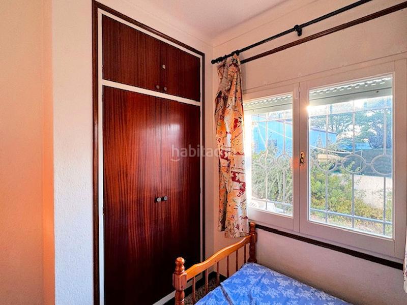 Foto a02b3288-06e2-4856-8abe-e30da869e899. Casa en carrer branchs 45 casa de 80m2 construidos, situado en uno tereno de 295m2 en Escala (L´)