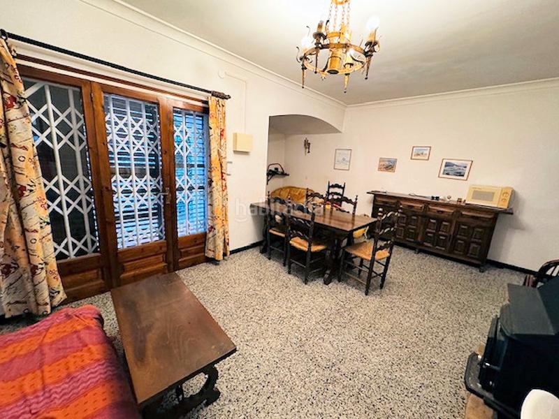 Foto dba1d726-bb76-47a4-b822-2f4ef7e53f52. Casa en carrer branchs 45 casa de 80m2 construidos, situado en uno tereno de 295m2 en Escala (L´)
