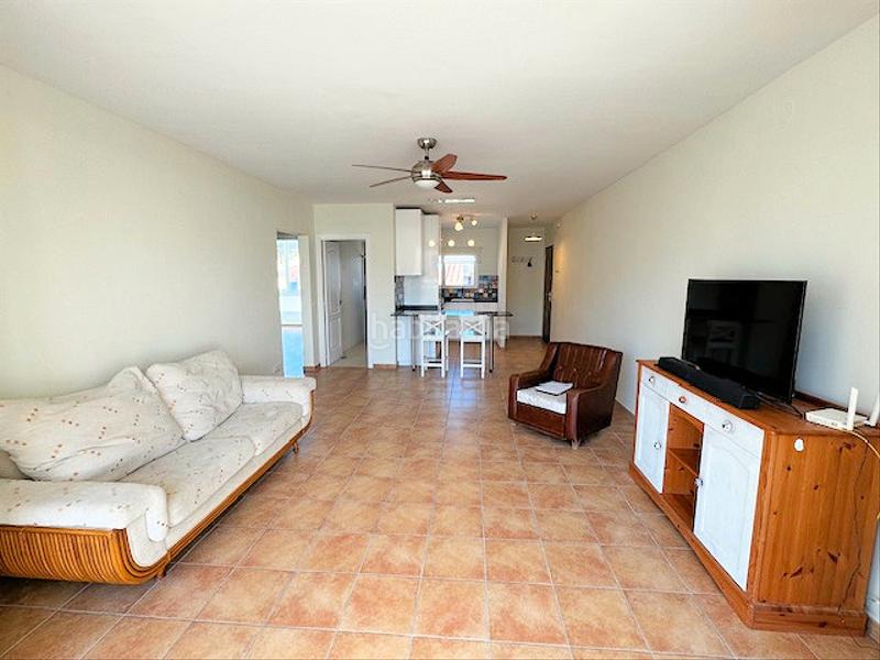 Foto 460b571a-e0ad-438a-9b6b-fc35bba43ba3. Apartament a carrer colom 2 a Port - La Clota - Puig Sec Escala (L´)