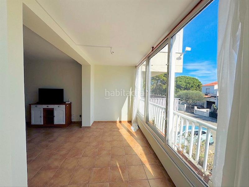 Foto 493fa225-c09d-4c9f-ac8a-46715c65279e. Apartament a carrer colom 2 a Port - La Clota - Puig Sec Escala (L´)