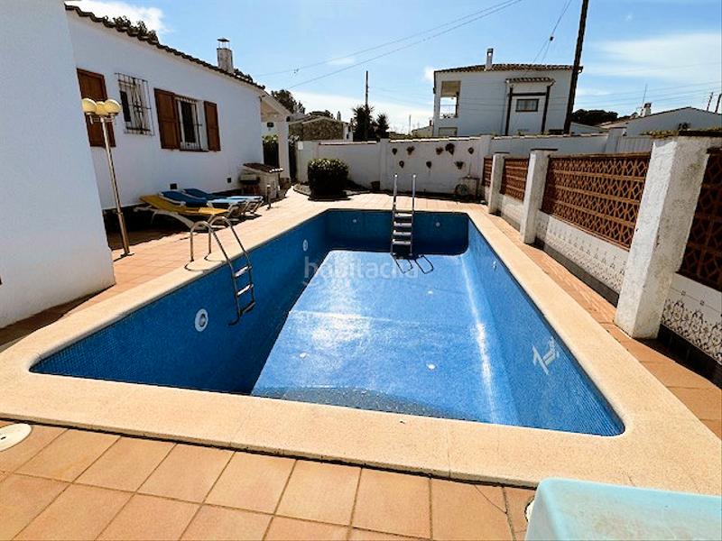 Foto 18a84742-de6e-43e1-9436-ed0af9164790. Casa in carrer romaní 27 in Riells Escala (L´)