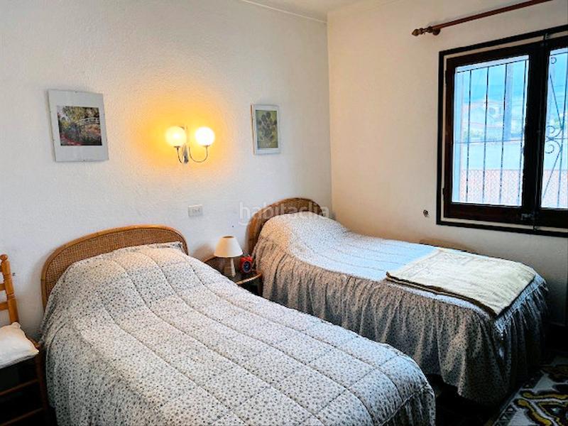 Foto 2f58f47d-94d6-4b4e-aaa8-f937feed189e. Casa in carrer romaní 27 in Riells Escala (L´)