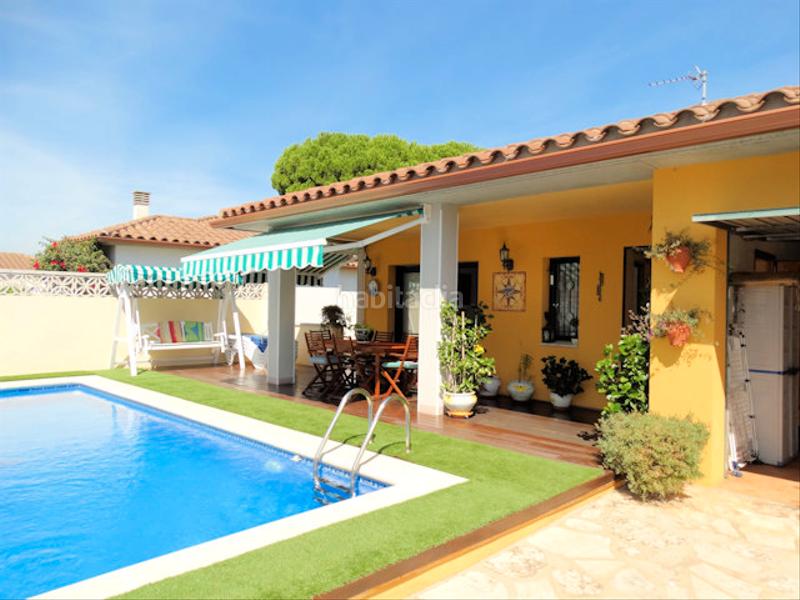 Foto a7cf92cd-70e3-427e-a0e9-fcf5be8a12a9. Chalet con riscaldamento parcheggio piscina in Riells Escala (L´)