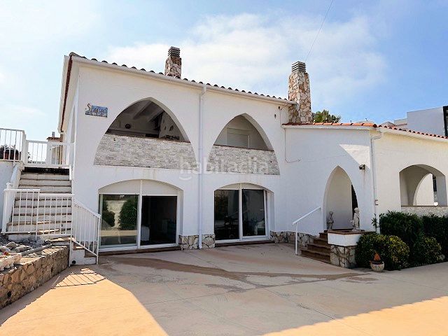 Foto fea92c1b-6310-4ded-acab-b02940c6bed4. Xalet amb xemeneia calefacció aparcament piscina a Escala (L´)