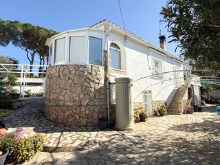 Chalet  Carrer mare de déu de núria. Casa de 183m2, 2 dormitorios, 2 baños, parcela de 386m2