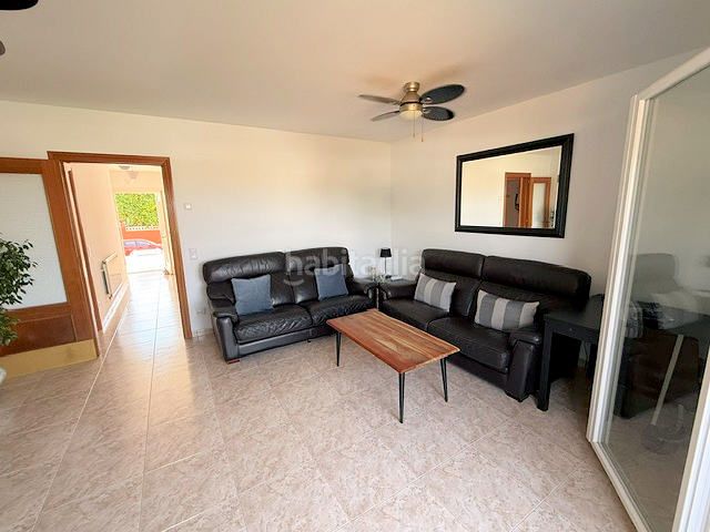 Foto 97603c2a-9683-421e-adb2-b5a65d4d113a. Casa amb calefacció aparcament a Riells Escala (L´)