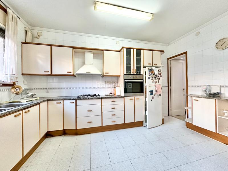 Foto f4cc7eaa-9121-4e12-91fe-ab29e968d45d. Casa aparellada amb xemeneia calefacció a Ocata Masnou (El)