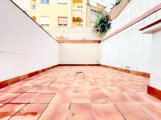 Studio à Carrer de teodor llorente 19. Estudio reformado! con patio privado exterior de 25 mt   muchisi