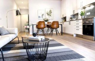 Studio  Carrer de teodor llorente 19. Estudio reformado tipo loft! con patio exterior de 25 mt  muchis