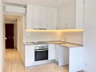 Pis  Carrer de teodor llorente 19. Reformado hace 1 año! muchisima luz y sol!   frente al mercado n