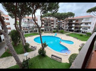 Location Appartement à Carrer 18 21. Ideal para compartir!  piso con fantastica terraza grande + plaz